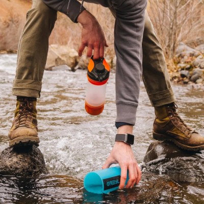 Gourde Grayl pour potabliser toutes les eaux lors de randonnées, voyages