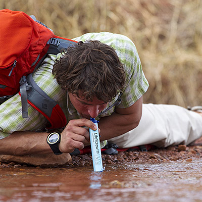 Gourde Grayl pour potabliser toutes les eaux lors de randonnées, voyages