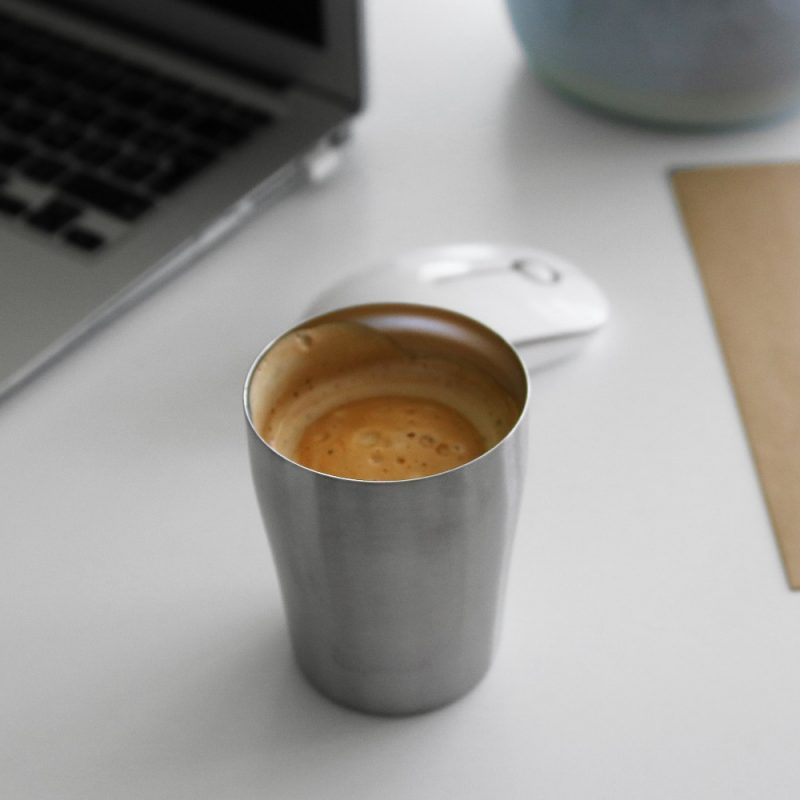 Mug design inox, pour le bureau ou tous vos déplacements